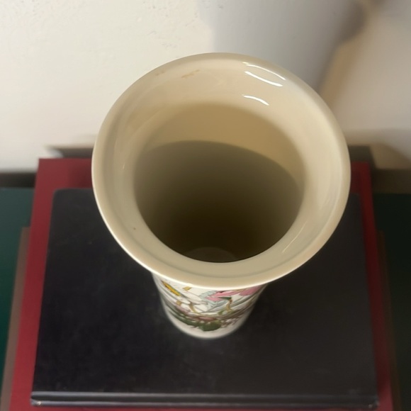 Portmeirion Botanic Garden Serif Vase Helleborus Niger Christmas Rose 9''H - Picture 4 of 12